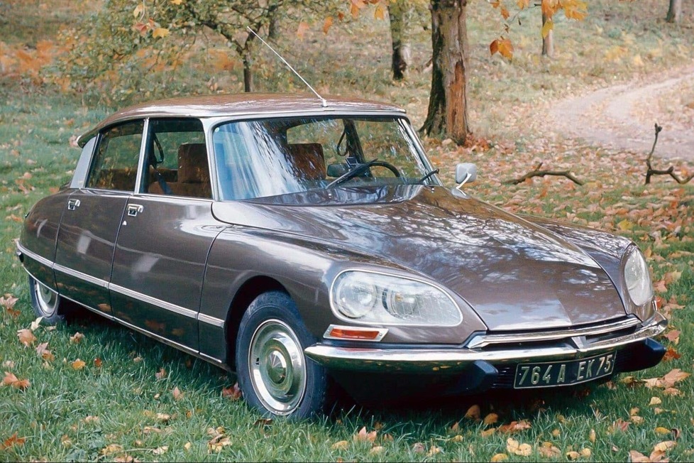 Wir blicken zurück und haben frische Bilder von der Oldtimermesse Retromobile