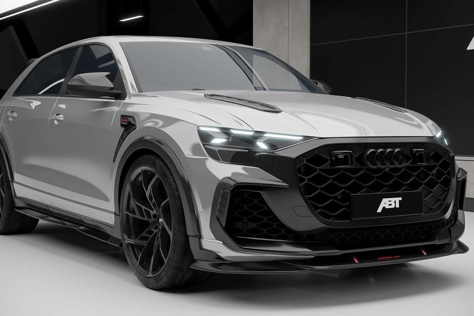Mehr Leistung, Fahrwerkstuning, Breitbau und viel Carbon für den RS Q8 Performance