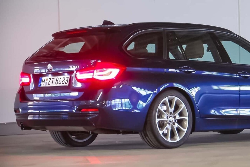 Ein Mini-Motor im wahrsten Wortsinne: Vor zehn Jahren stellte BMW den bis heute einzigen Dreizylinder vor, den es jemals in der 3er-Reihe gab