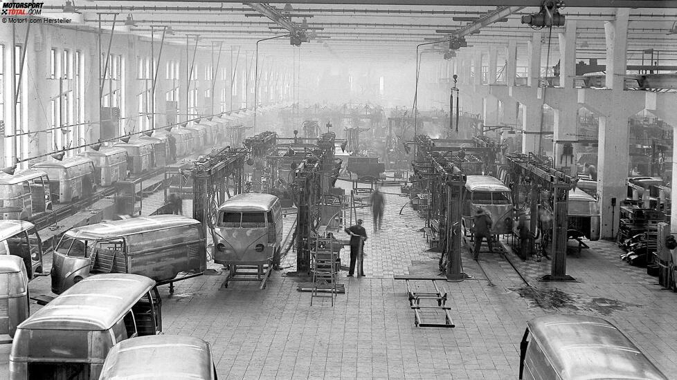 VW Transporter Produktion in Wolfsburg (1950)