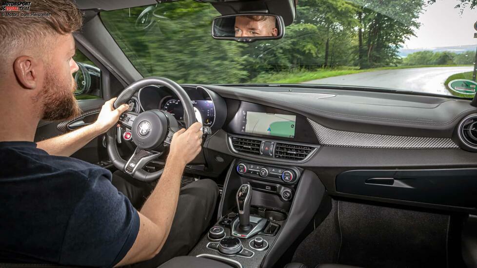 Alfa Romeo Giulia Quadrifoglio (2023) im Test
