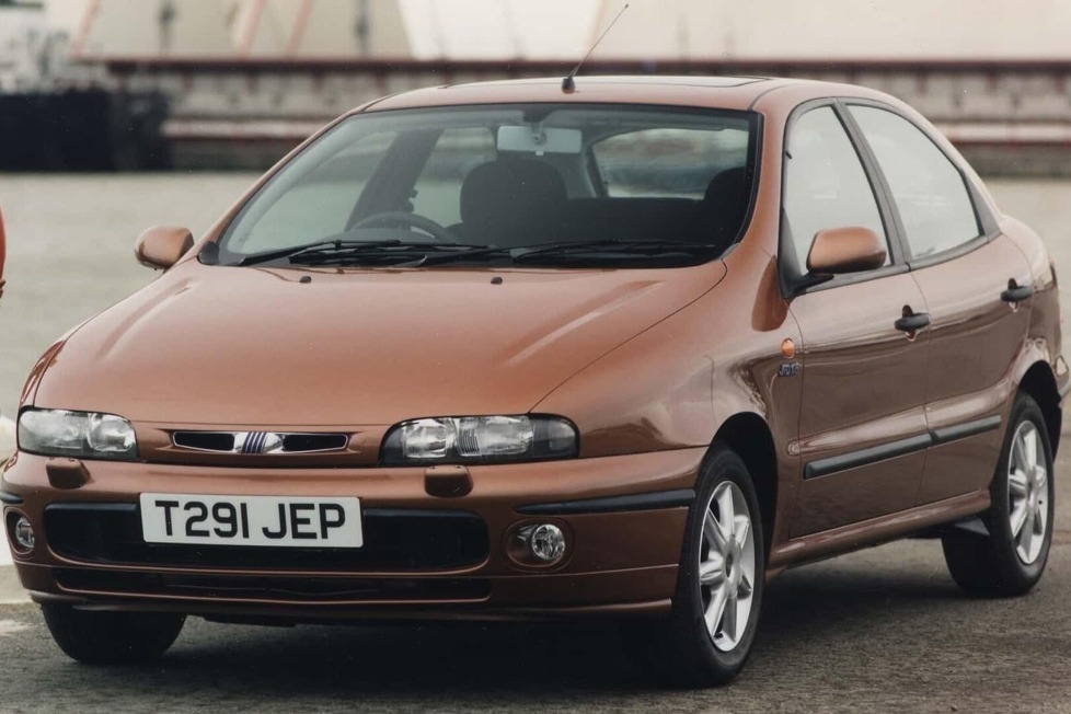 Gleich zwei neue Autos sollen vor 30 Jahren den Fiat Tipo ablösen: Der dreitürige Bravo und der fünftürige Brava - Wir werfen einen Blick zurück