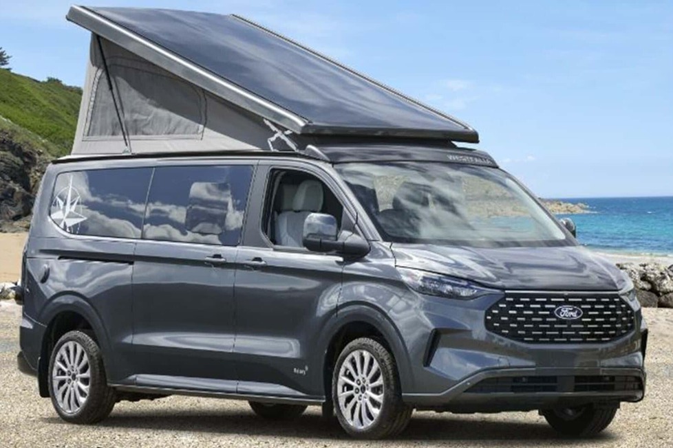 Der Westfalia Kelsey 2025 ist ein kompaktes und vielseitiges Wohnmobil mit Küche, Bad und Betten für bis zu vier Personen