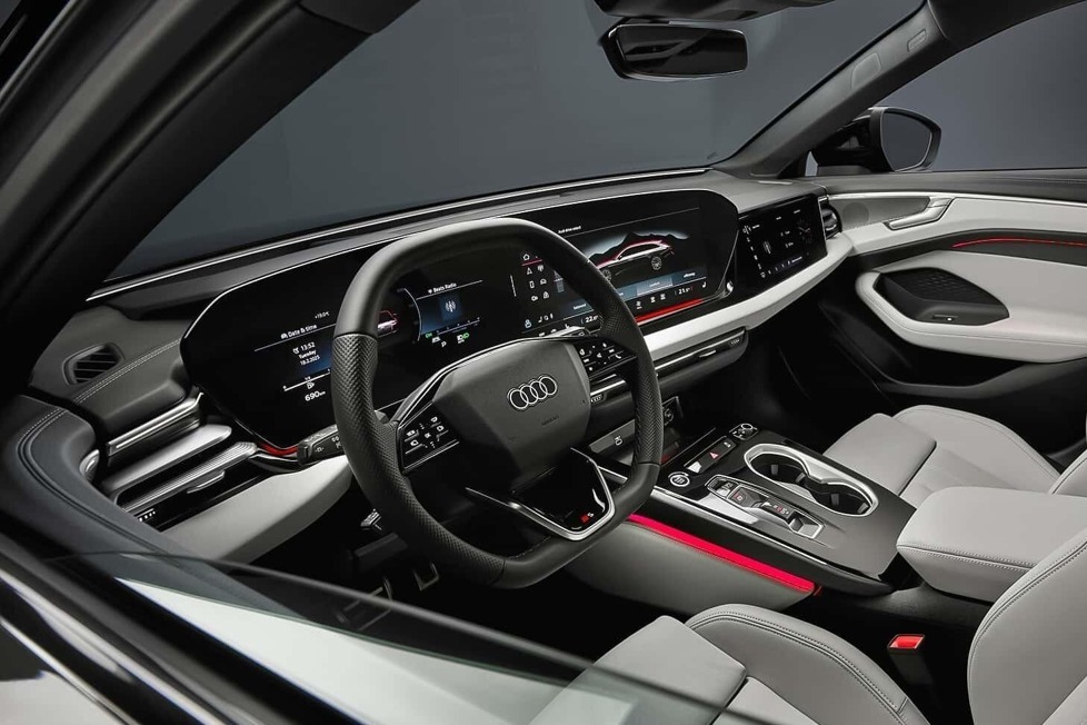 Werfen wir einen Blick auf den Innenraum des neuen Audi A6 Avant, von der Technik über die Verarbeitung bis hin zum Kofferraum
