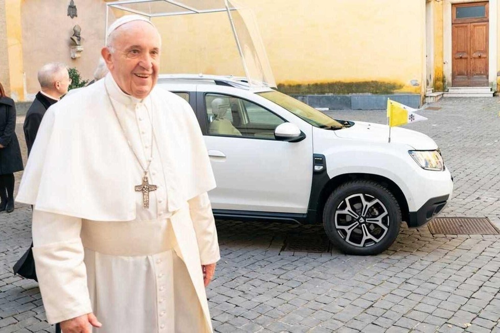 Am 21. April 2025 ist Papst Franziskus gestorben: Ein Rückblick auf seine Automobile von Renault 4 über den Fiat 500L bis zum elektrischen Papamobil