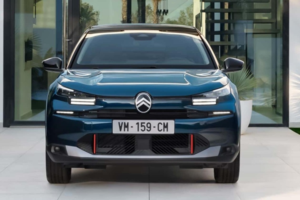 Citroen pumpt mehr Ausstattung in den jüngst überarbeiteten C4: Das Sondermodell heißt Collection und kommt zu einem günstigeren Preis