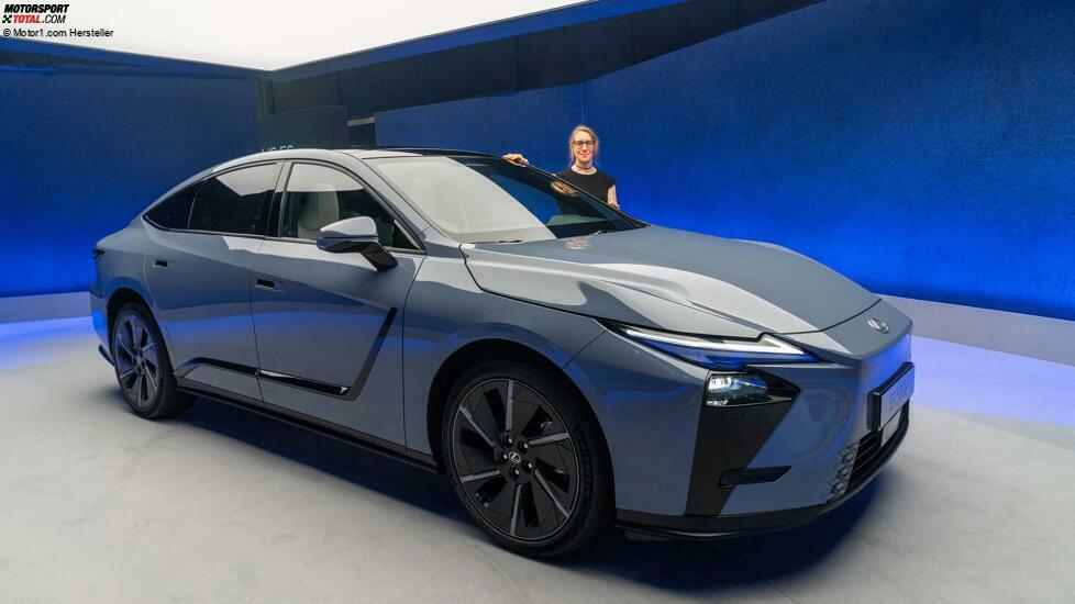 Lexus ES (2025)