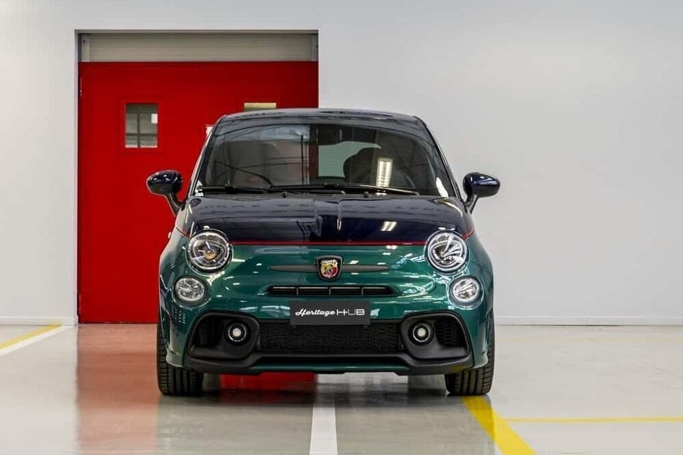 Es handelt sich um acht Abarth 695, die exklusiv für den Club Italia hergestellt wurden