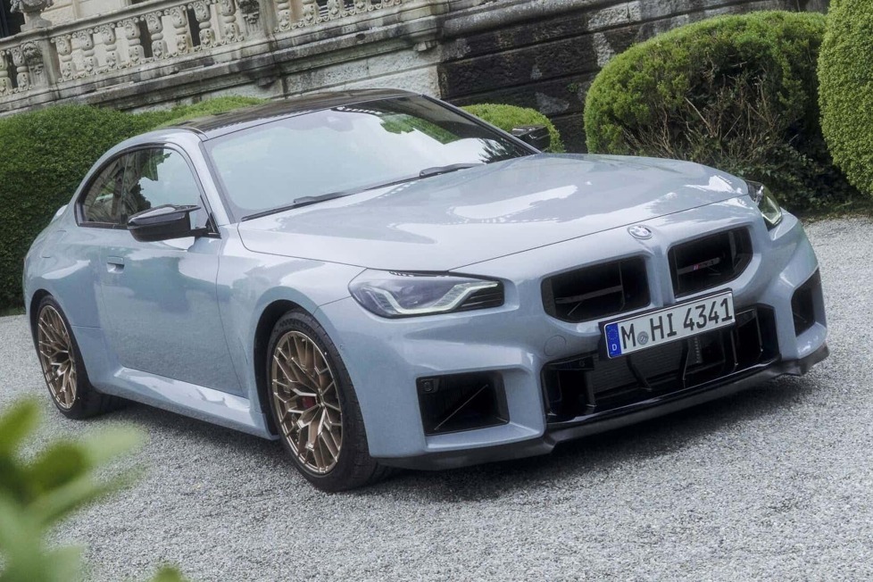 Wenige Tage vor der offiziellen Vorstellung zeigt BMW bereits die Optik des bislang stärksten Modells der M2-Familie