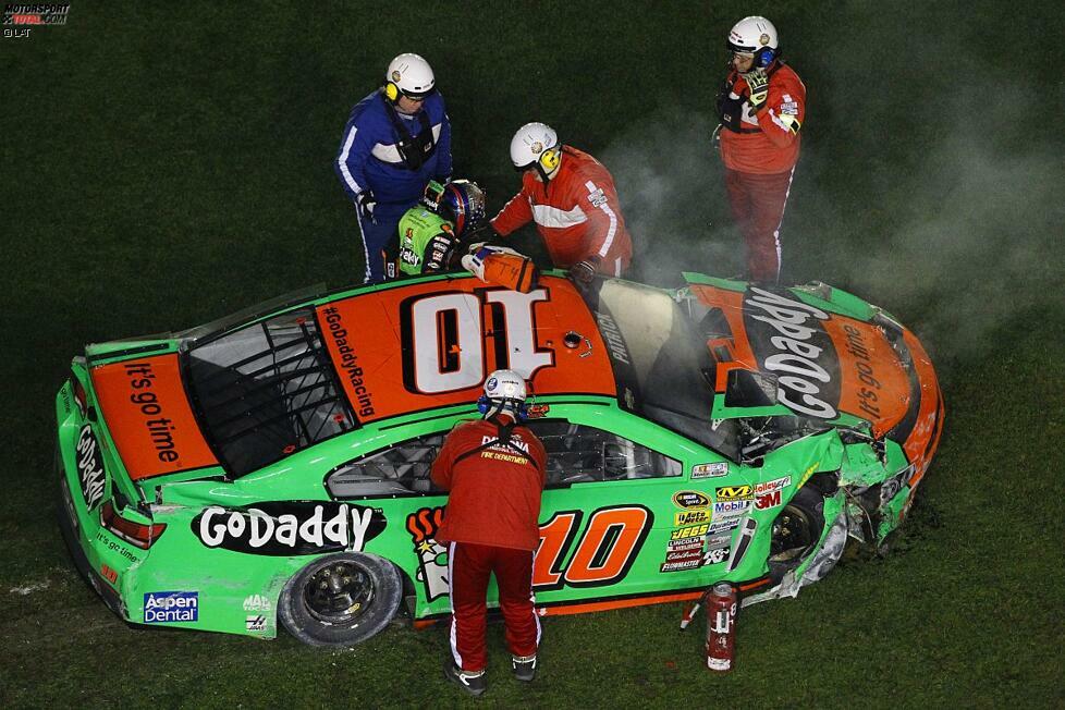 Ein kaltverformter Stewart/Haas-Chevy und das Aus für die Startnummer 10.