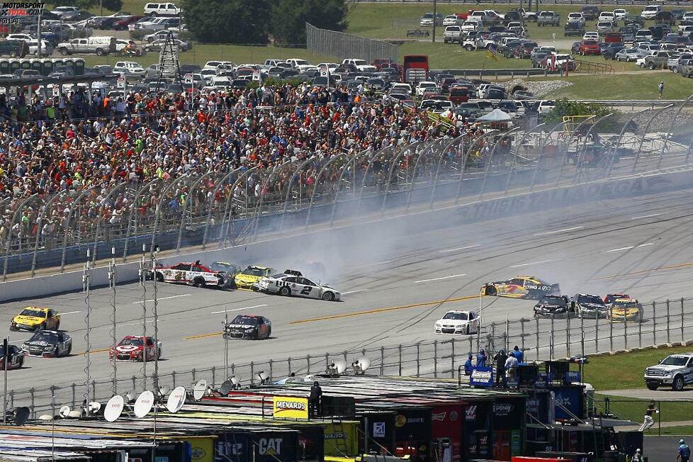 Spektakel in Talladega: Hier erwischt es unter anderem Brad Keselowski, Trevor Bayne und Matt Kenseth.