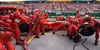 Michael Schumacher beim Boxenstopp