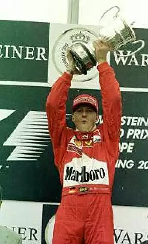Michael Schumacher gewann 2000 das Rennen auf dem Nürburgring Titel-Bild zur News: Michael Schumacher gewann 2000 das Rennen auf dem Nürburgring