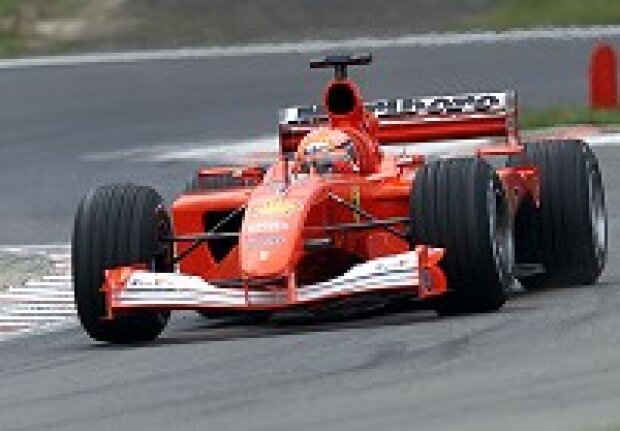 Titel-Bild zur News: Michael Schumacher auf dem Nürburgring in Aktion