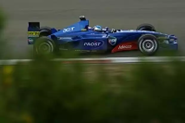 Jean Alesi im Prost AP04 in Aktion Titel-Bild zur News: Jean Alesi im Prost AP04 in Aktion