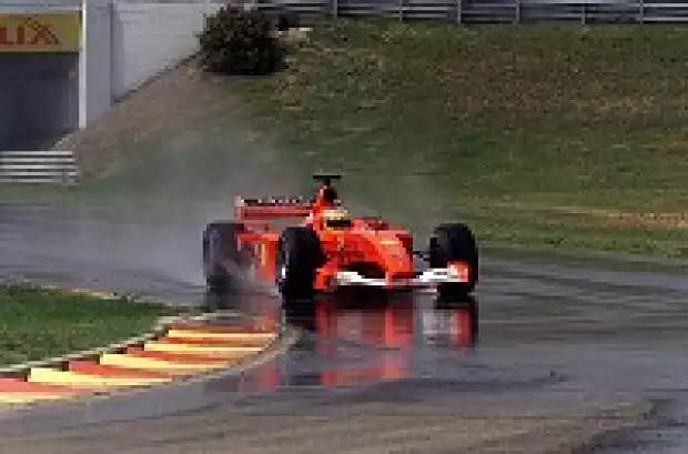 Titel-Bild zur News: Luca Badoer beim Test in Fiorano