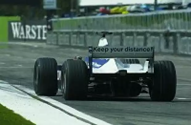 Keep your distance Titel-Bild zur News: Keep your distance