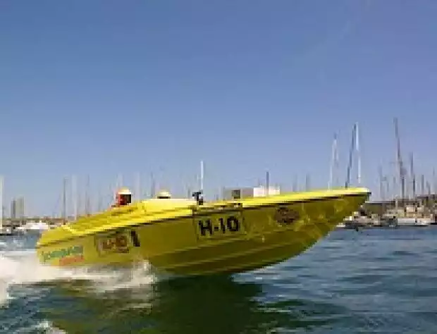 Titel-Bild zur News: Powerboot EJ10