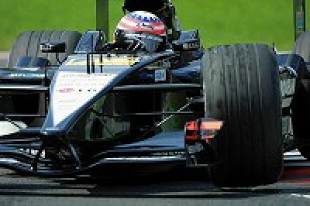 Titel-Bild zur News: Alex Yoong im Minardi bei den Testfahrten in Monza