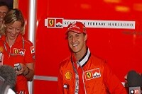 Michael Schumacher im Gespräch mit der Formel-1-Presse