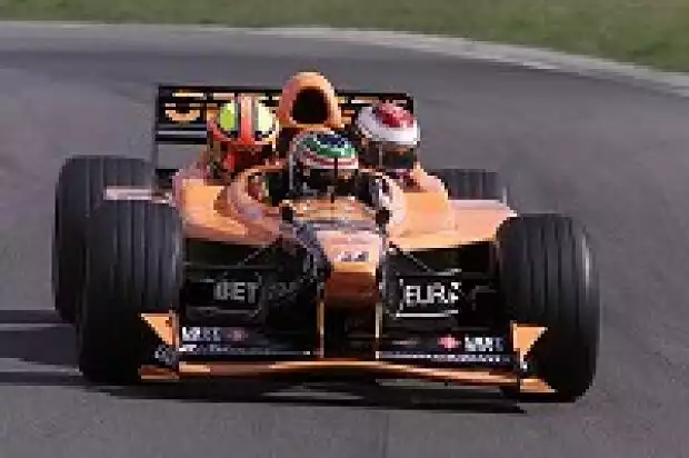 Jos Verstappen und Enrique Bernoldi als Passagiere im von Stephen Watson gesteuerten AX3 des Arrows-Teams Titel-Bild zur News: Jos Verstappen und Enrique Bernoldi als Passagiere im von Stephen Watson gesteuerten AX3 des Arrows-Teams