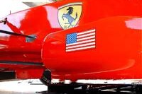 Ferrari mit USA-Flagge