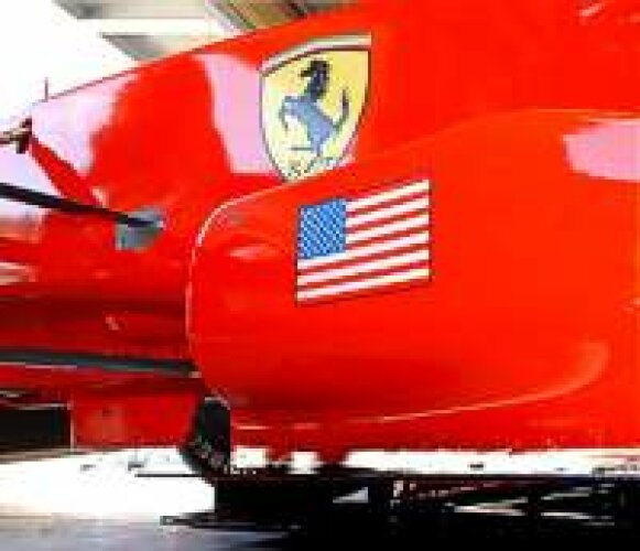 Titel-Bild zur News: Ferrari mit USA-Flagge