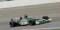 Eddie Irvine in seinem Jaguar R2