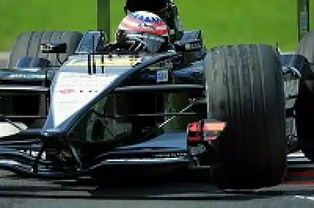 Titel-Bild zur News: Alex Yoong im Minardi bei den Testfahrten in Monza