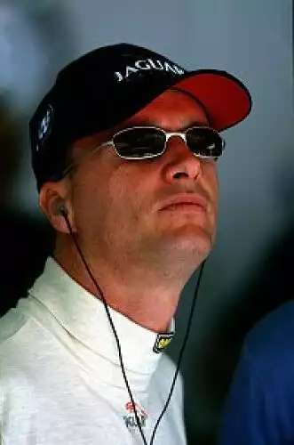 Eddie Irvine (Jaguar Racing) Titel-Bild zur News: Eddie Irvine (Jaguar Racing)