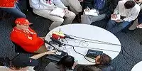 Michael Schumacher stellt sich den Fragen der Journalisten