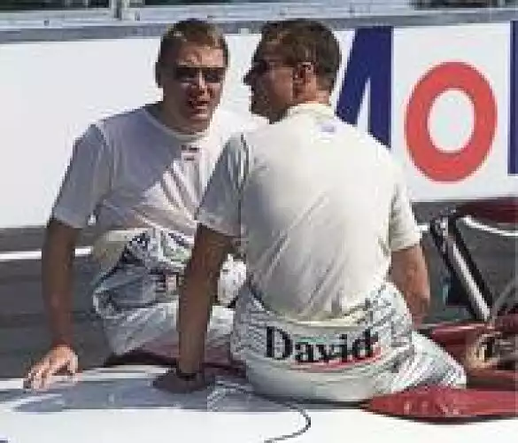 Häkkinen und Coulthard Titel-Bild zur News: Häkkinen und Coulthard