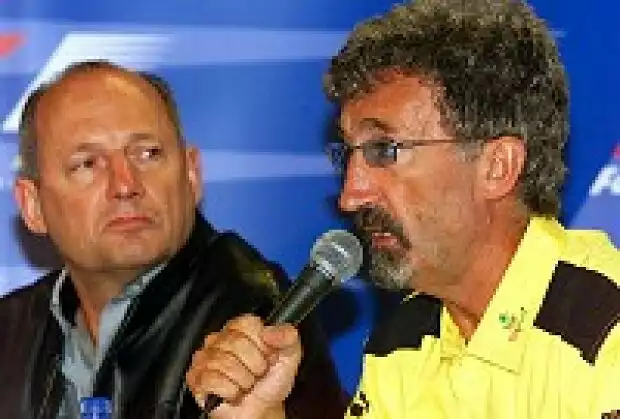 Ron Dennis und Eddie Jordan auf der Pressekonferenz am Freitag Titel-Bild zur News: Ron Dennis und Eddie Jordan auf der Pressekonferenz am Freitag