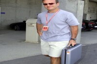 Rubens Barrichello bei seiner Ankunft im Fahrerlager am Donnerstag