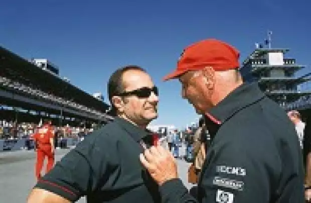 Titel-Bild zur News: Niki Lauda im Gespräch mit Jacques Nasser