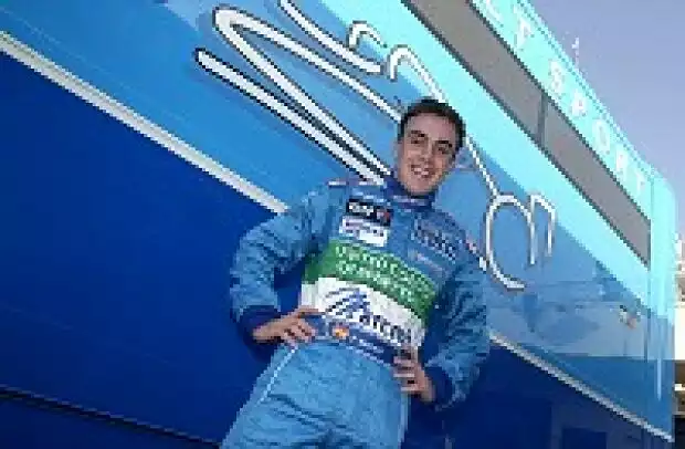 Fernando Alonso (offizieller Testfahrer von Renault in 2002) Titel-Bild zur News: Fernando Alonso (offizieller Testfahrer von Renault in 2002)
