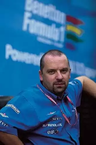 Mike Gascoyne (Technischer Direktor Benetton-Renault) Titel-Bild zur News: Mike Gascoyne (Technischer Direktor Benetton-Renault)