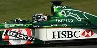 Eddie Irvine im Jaguar R2 in Aktion