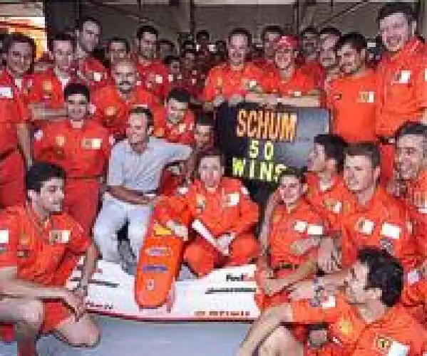 Titel-Bild zur News: Ferrari-Mannschaft