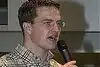 Bild zum Inhalt: Glasklar: Ralf Schumacher probiert es mit Brille