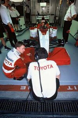 Titel-Bild zur News: Allan McNish (Toyota) während der Testfahrten