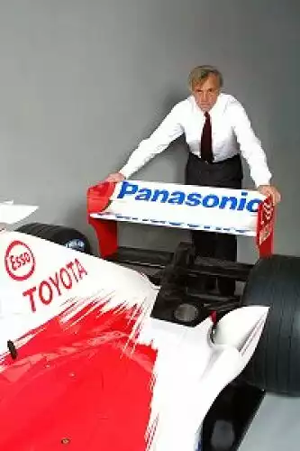 Titel-Bild zur News: Gustav Brunner hinter seinem ersten für Toyota entwickelten Boliden