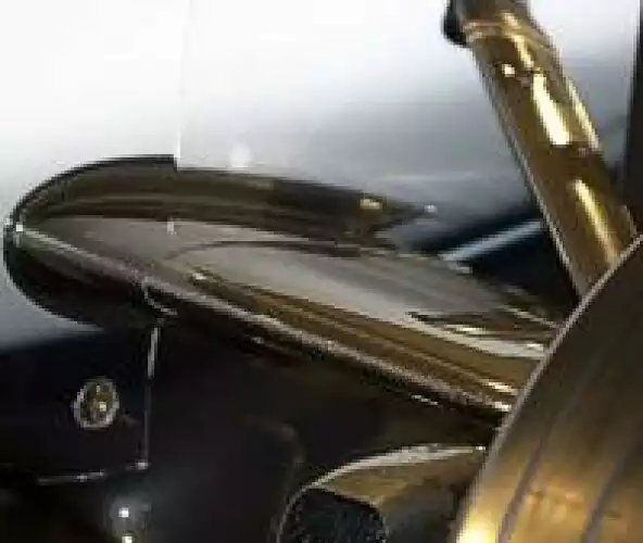 Titel-Bild zur News: McLaren-Vorderradaufhängung