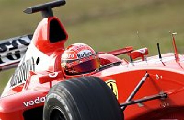 Titel-Bild zur News: Michael Schumacher im F2002