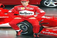 Michael Schumacher posiert für die Fotografen