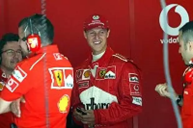 Michael Schumacher in der Ferrari-Box Titel-Bild zur News: Michael Schumacher in der Ferrari-Box