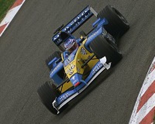Titel-Bild zur News: Jarno Trulli im Renault R202