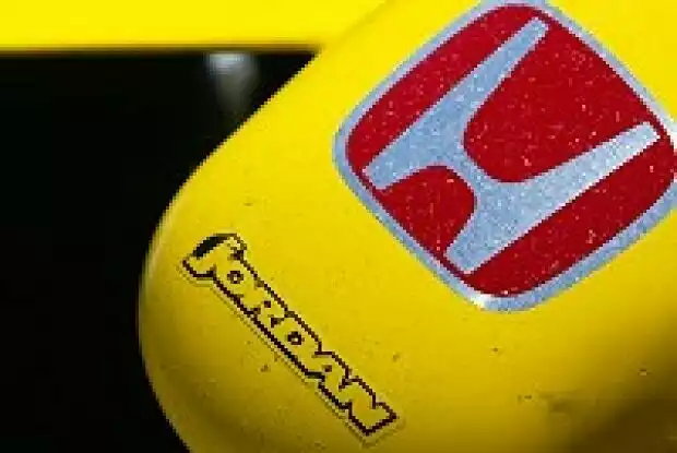Frontflügel des Jordan EJ12 mit Honda-Logo Titel-Bild zur News: Frontflügel des Jordan EJ12 mit Honda-Logo