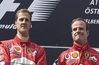 Michael Schumacher und Rubens Barrichelloauf dem Podium