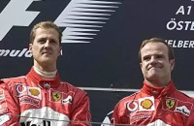 Michael Schumacher und Rubens Barrichelloauf dem Podium Titel-Bild zur News: Michael Schumacher und Rubens Barrichelloauf dem Podium